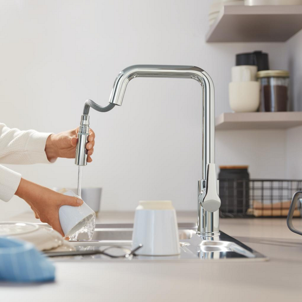 Ambiance démonstration douchette Robinet de cuisine avec douchette GROHE Start bec haut chromé 2 jets 
