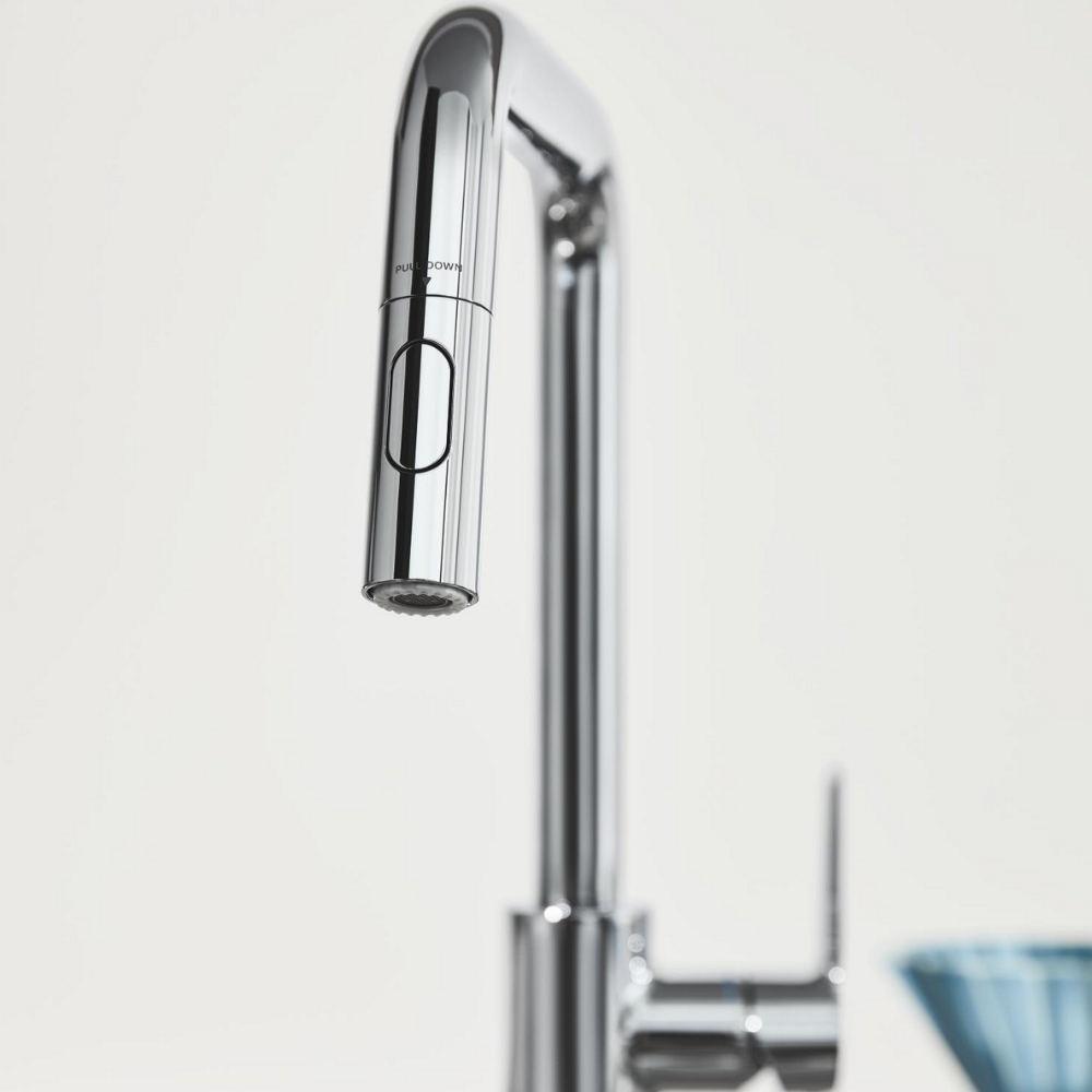 Focus douchette du Robinet de cuisine avec douchette GROHE Start bec haut chromé 2 jets 