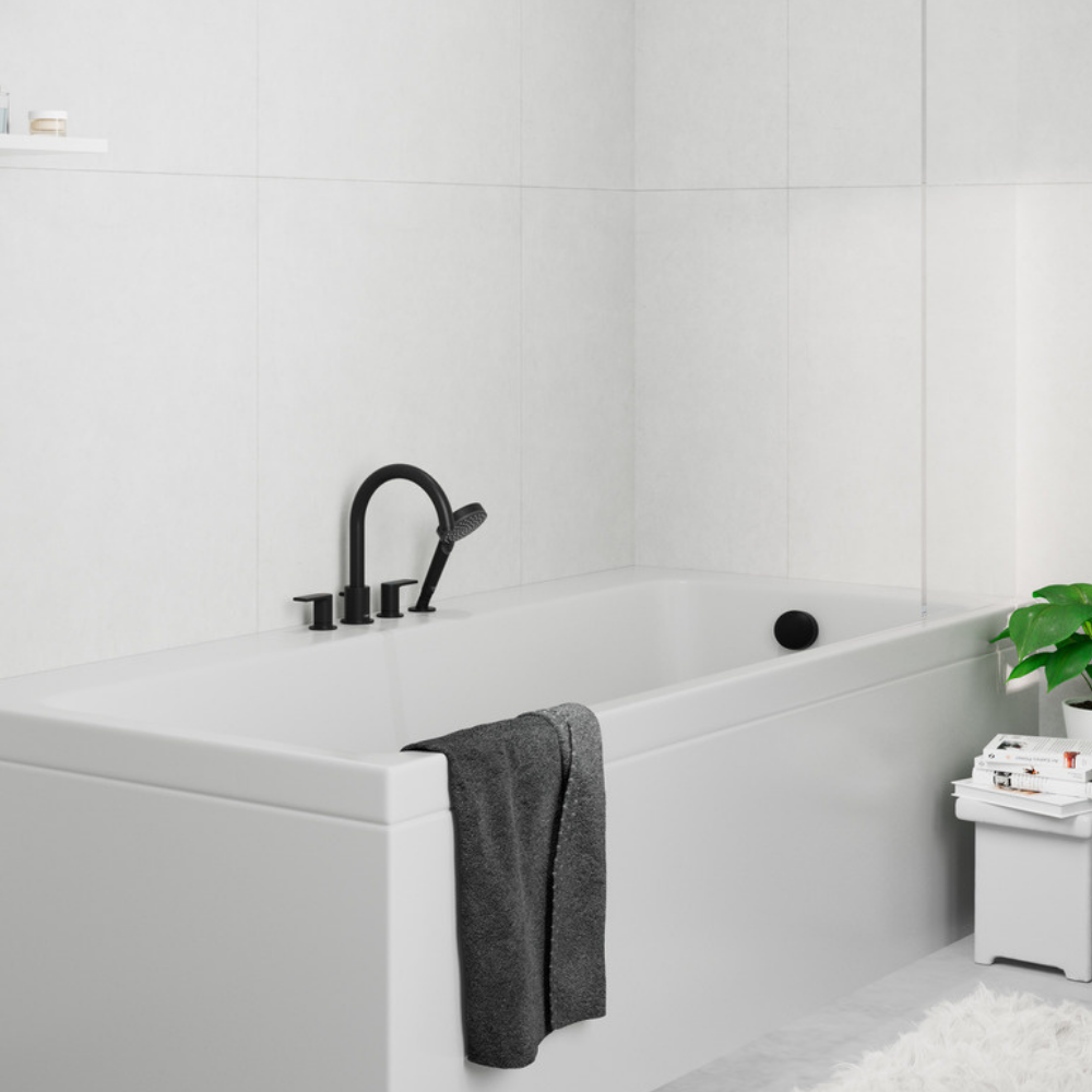 Ambiance mélangeur bain douche 4 trous HANSGROHE Vernis Shape noir mat + corps d'encastrement