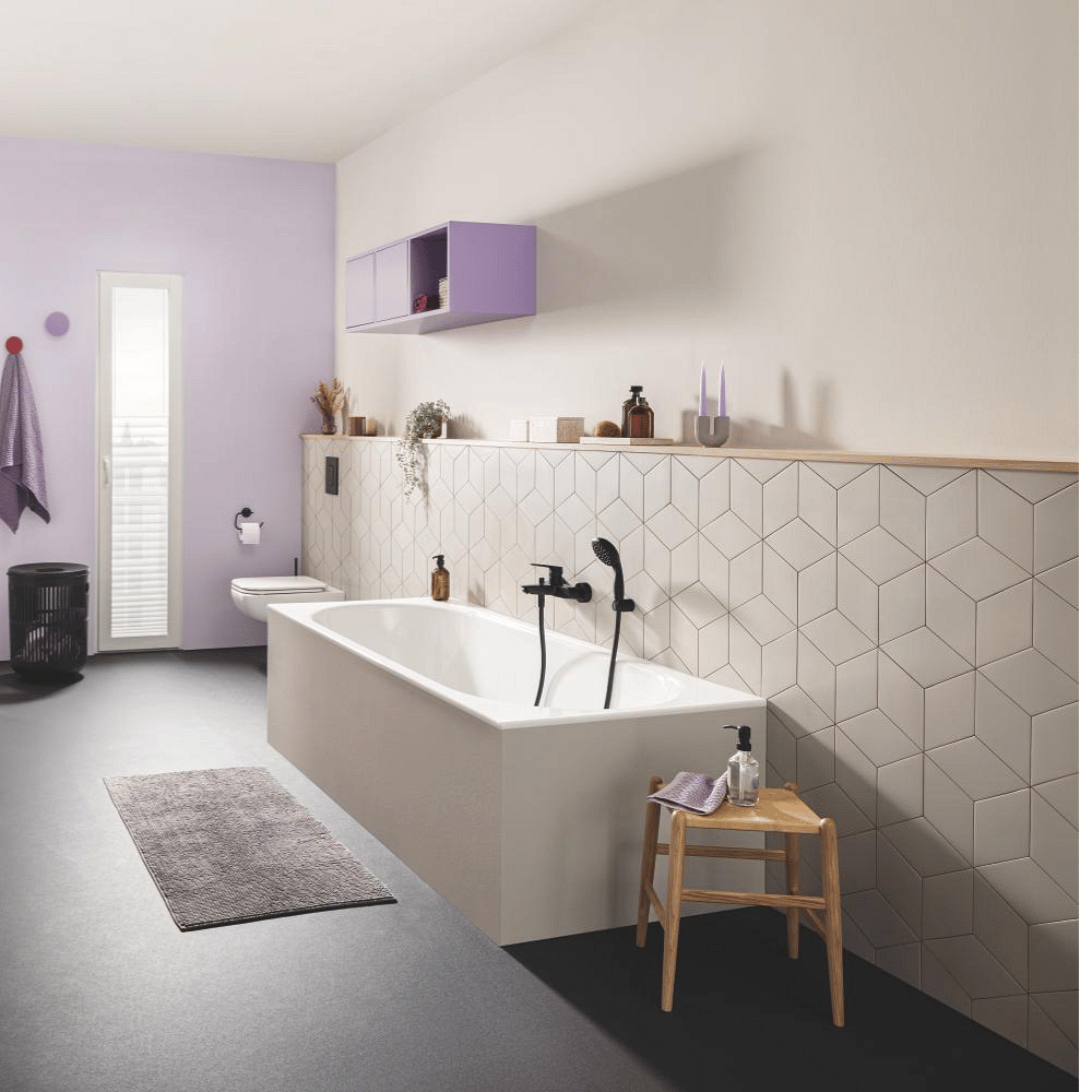 Mitigeur baignoire mécanique GROHE Start noir dans salle de bain colorée