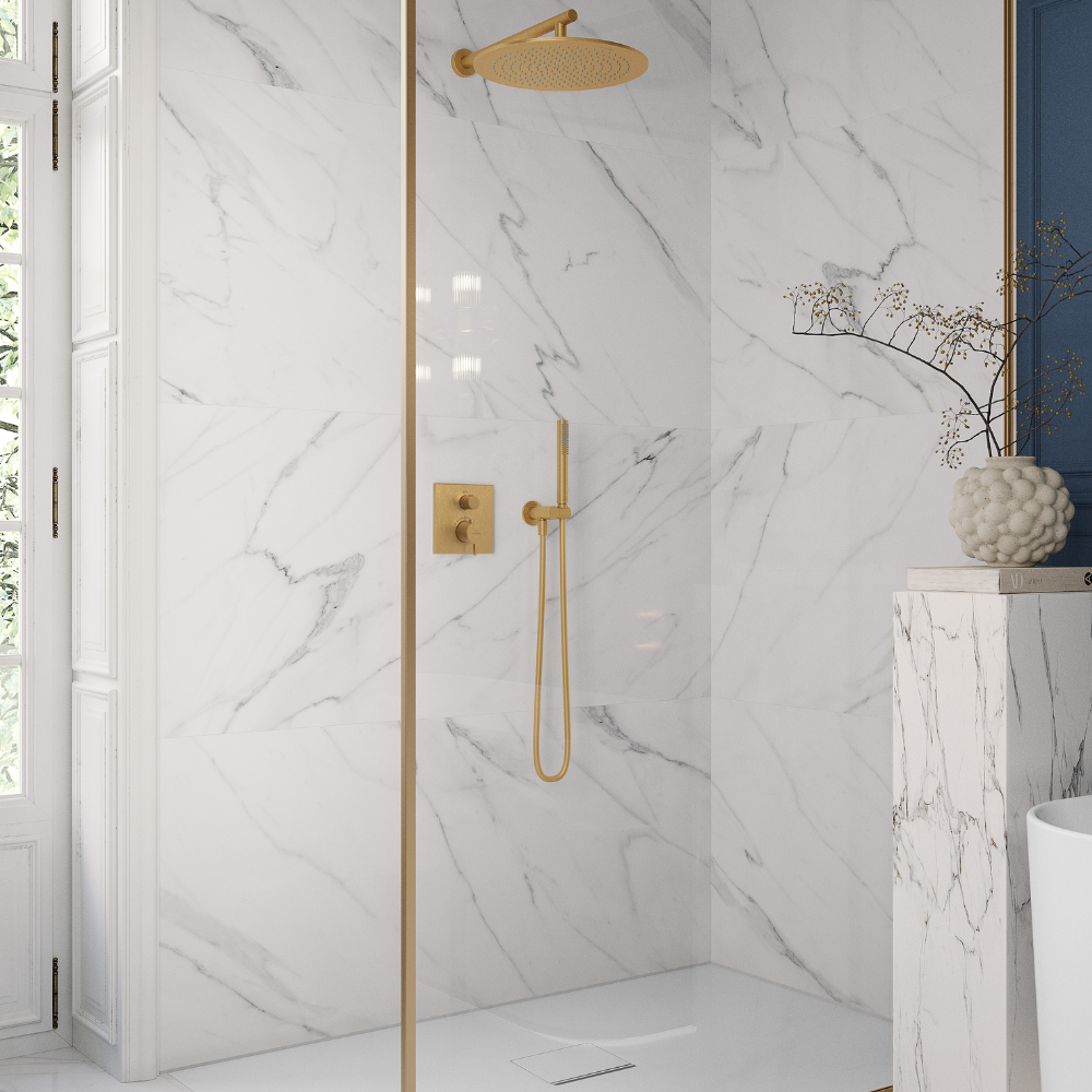 Ambiance Pommeau de douche VILLEROY & BOCH Verve Showers Stick + Flexible de douche Universal Showers 160 cm doré