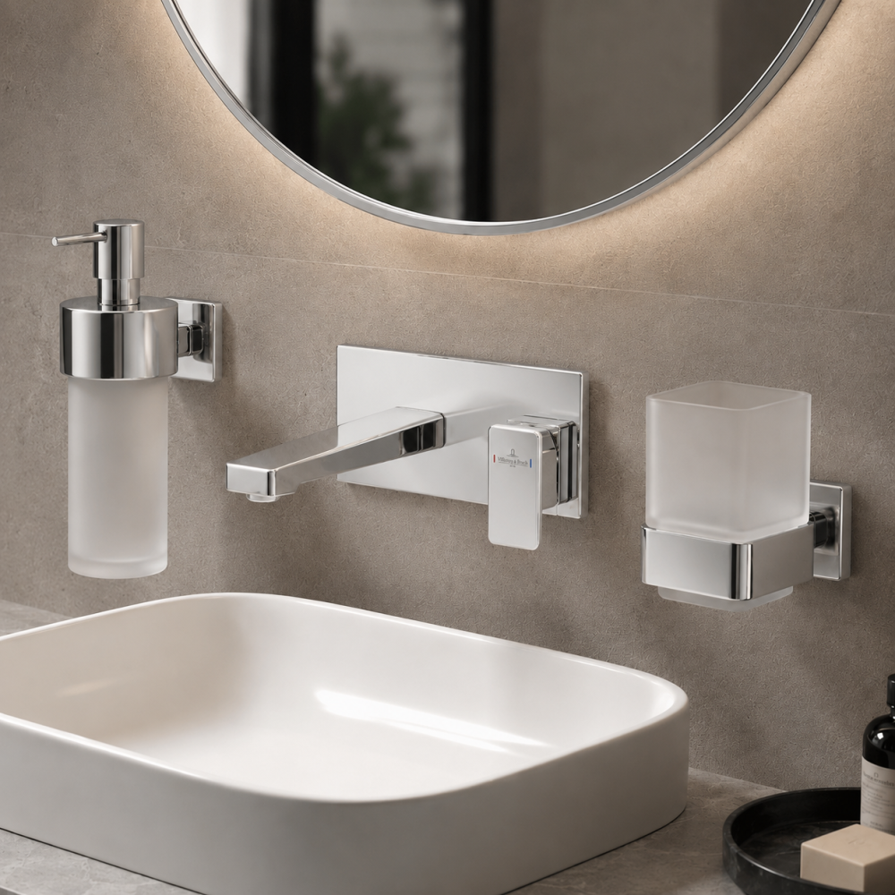 Porte-verre + Distributeur de savon VILLEROY & BOCH Elements Striking Chrome dans salle de bain