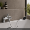 Ensemble GROHE Swift avec colonnettes douchette carrée ambiance