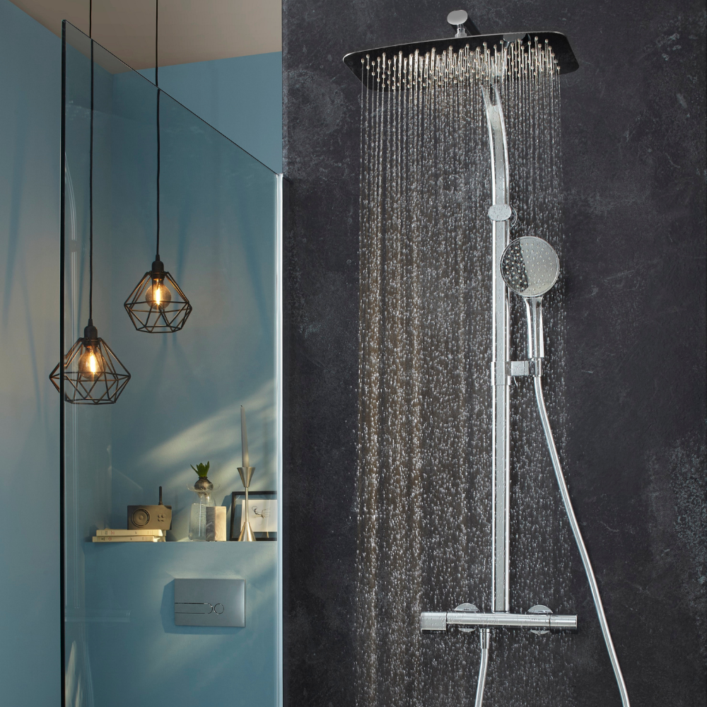 Colonne de douche Oblo Design Jacob Delafon dans une salle de bain