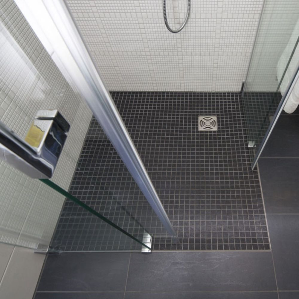 Receveur à carreler WEDI Fundo Primo écoulement centré + bonde verticale + kit d'étanchéité + colle