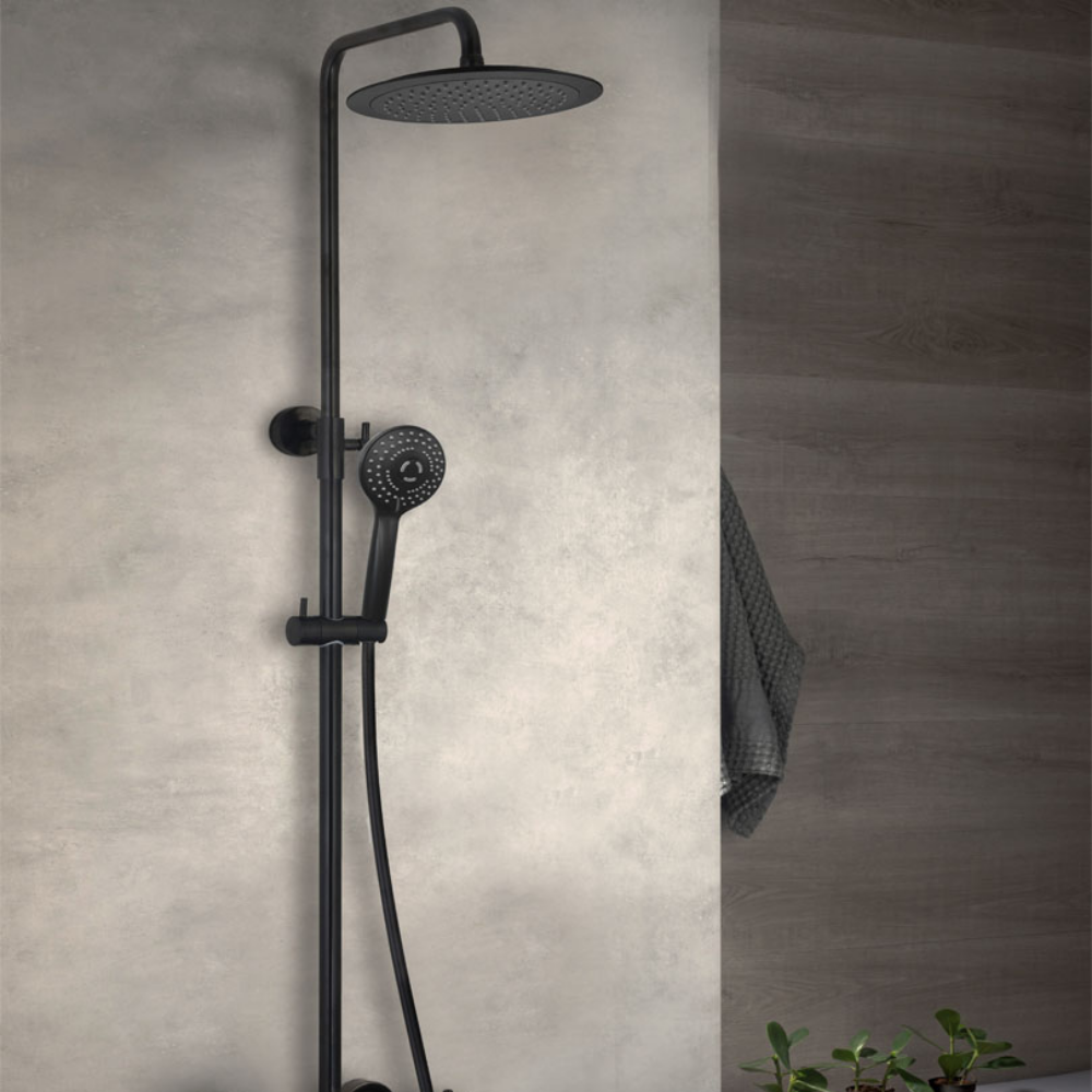 La mise en ambiance de la Colonne bain douche thermostatique PAINI Ruby Noir Mat
