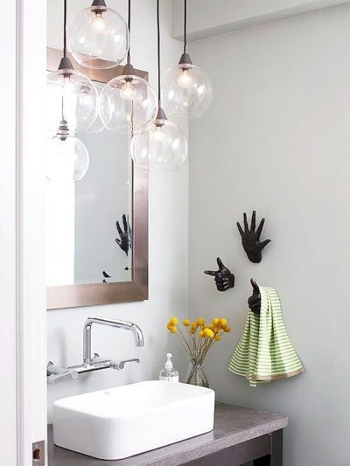 Eclairage pour miroir de salle de bain