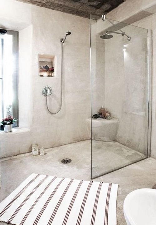 Salle de bain avec béton ciré